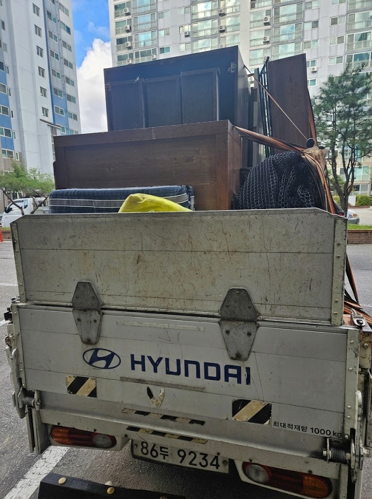 폐기물 수거 이미지